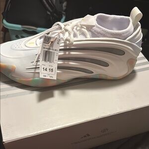 Adidas White and Gray Sneakers Modern Low-Top Design